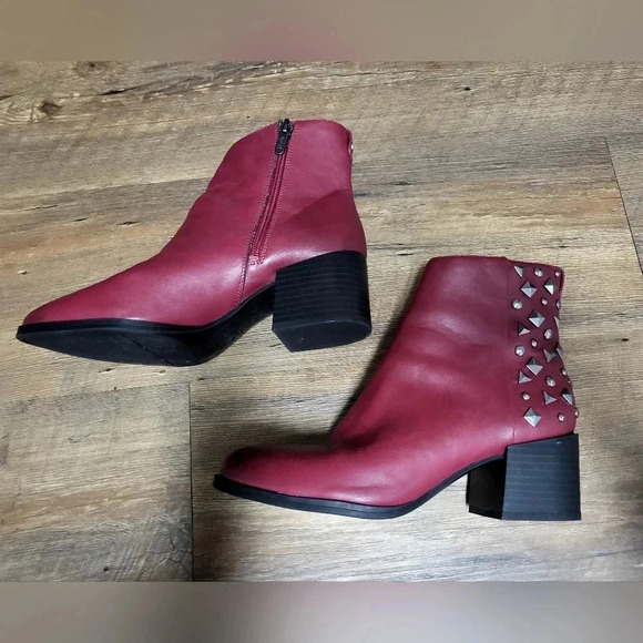 Circus by Sam Edelman Red Studded Ankle Boots Size 7 - Picture 7 of 12